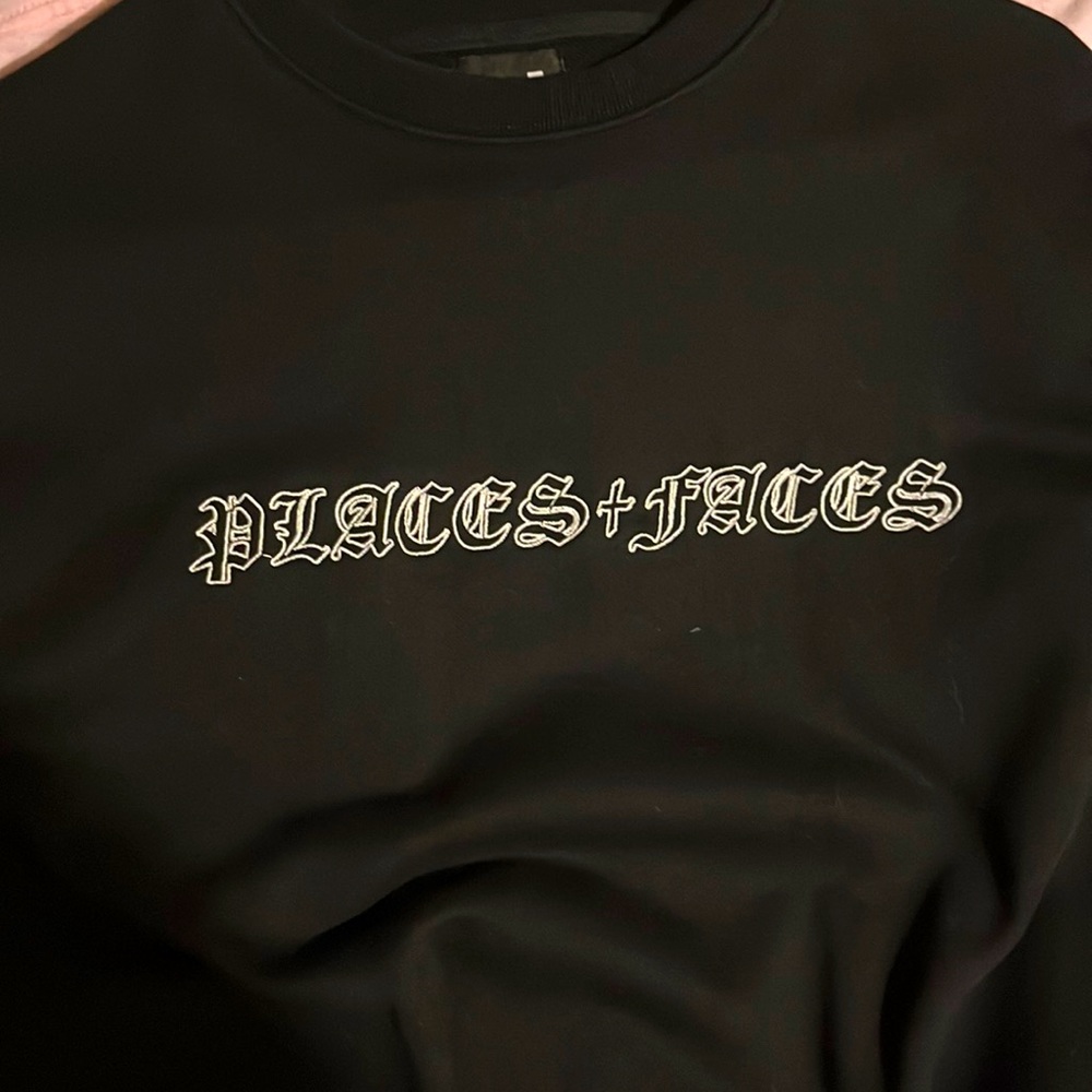 PLACES PLUS FACES SWEATSHIRT BLACK